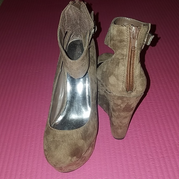 Wedges with strap - Picture 5 of 5